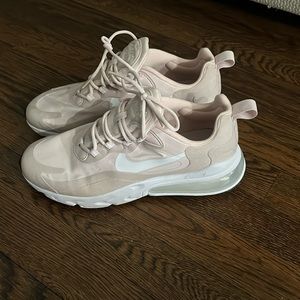 Women’s Air Max 270 React Size 9